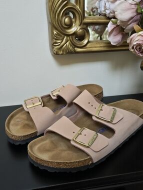 Birkenstock Arizona Soft Pink Leather Sandals with Gold Buckles 42 / 11 Ladies